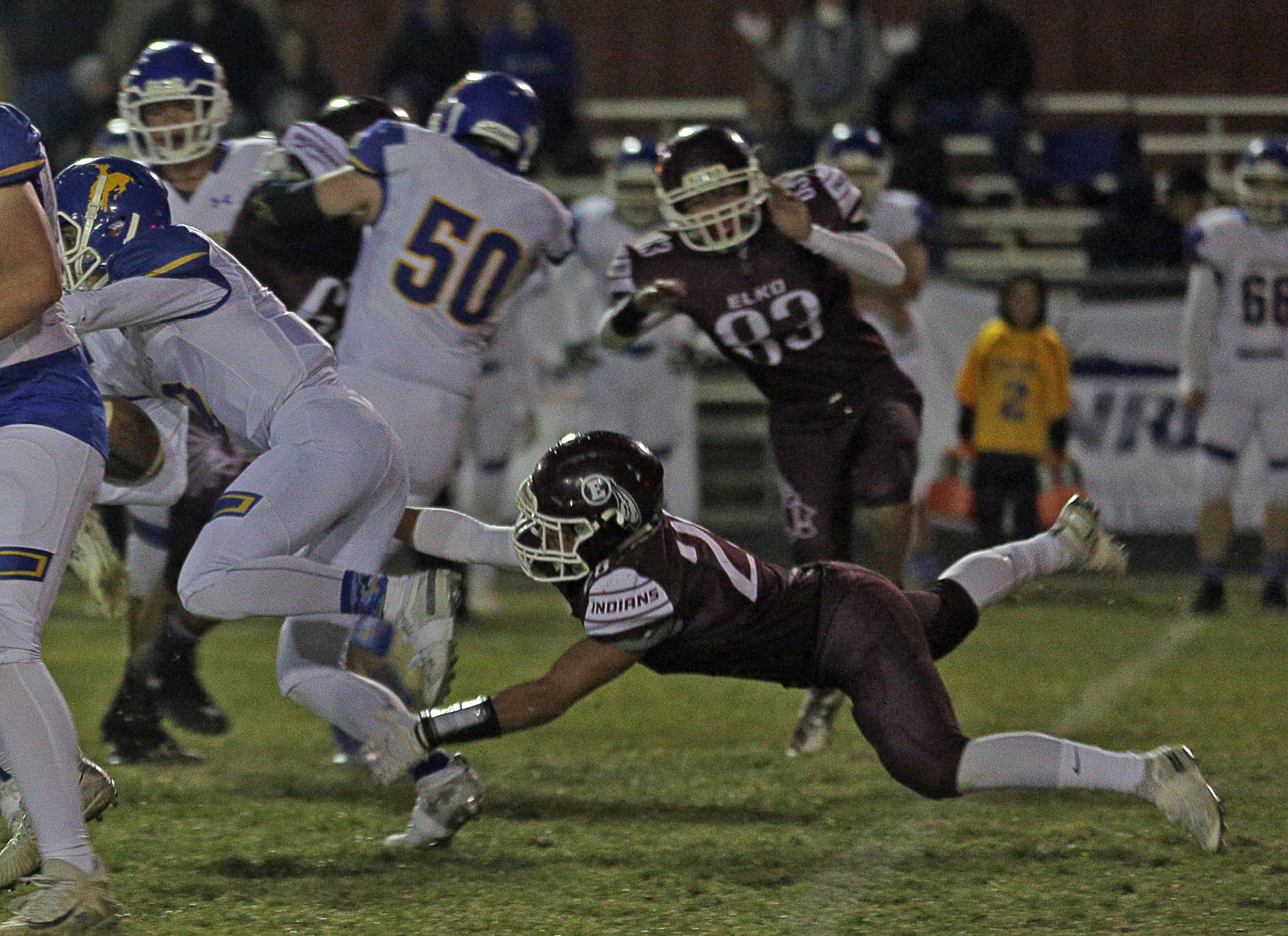 Lowry at Elko Football 17.jpg